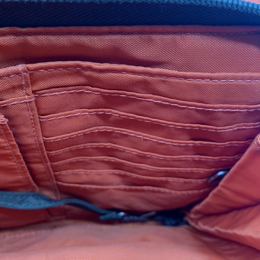 Baggalini Dark Green Nylon Lightweight Travel Bag with built in wallet MCB3617 - Picture 6 of 9